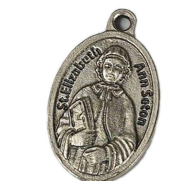 Lot of 11 Vintage Catholic Medals & Cross Pendants – Saints, Virgin Mary, Jesus - Picture 16 of 16